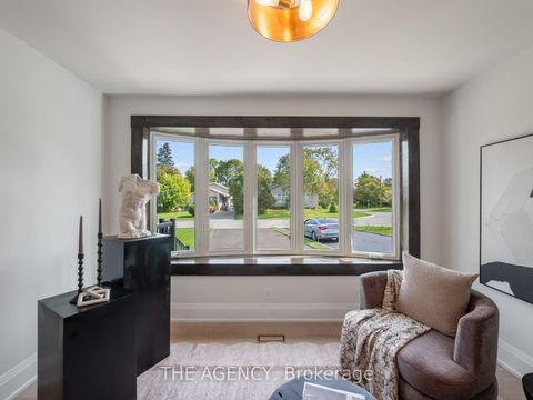 Photo 4 at 26 Webster Drive, Aurora Highlands, Aurora