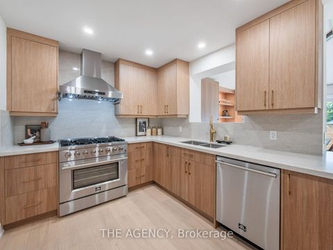 Photo 14 at 26 Webster Drive, Aurora Highlands, Aurora