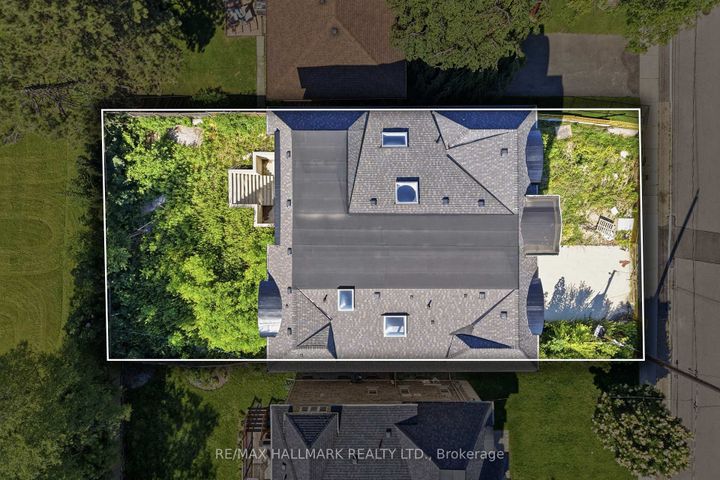 Photo 2 at 23 Morewood Crescent, Bayview Village, Toronto