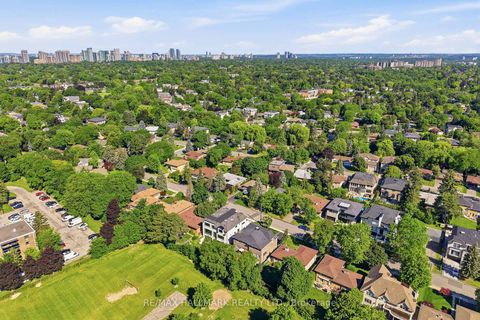 Photo 12 at 23 Morewood Crescent, Bayview Village, Toronto