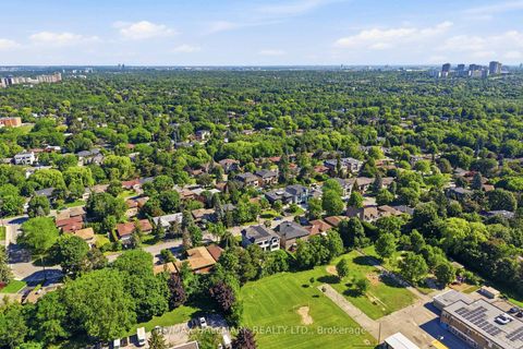 Photo 13 at 23 Morewood Crescent, Bayview Village, Toronto