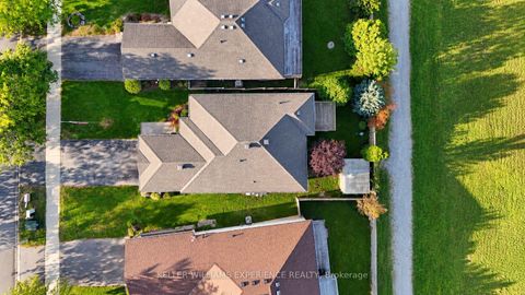 Photo 2 at 25 Nicholson Drive, Ardagh, Barrie