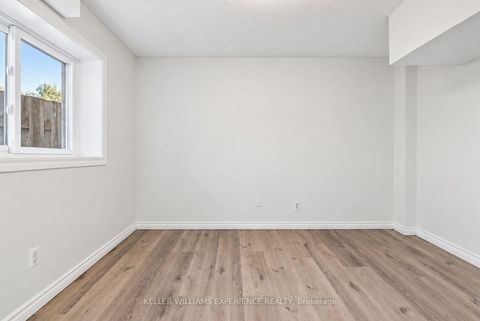 Photo 33 at 25 Nicholson Drive, Ardagh, Barrie