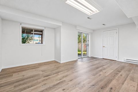 Photo 37 at 25 Nicholson Drive, Ardagh, Barrie