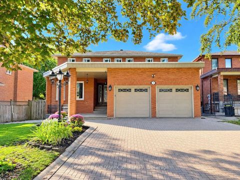 Photo 2 at 39 Oxford Street, Mill Pond, Richmond Hill