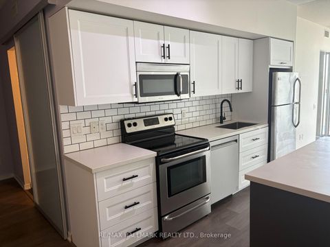 Photo 2 at 1414 - 105 The Queensway Avenue, Swansea, Toronto