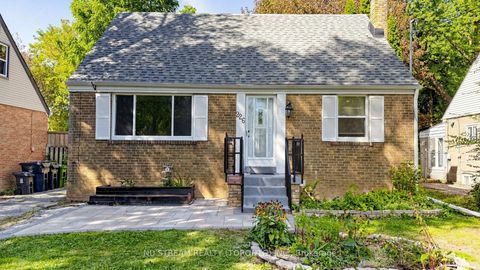 Photo 0 at 226 Oakridge Drive, Cliffcrest, Toronto