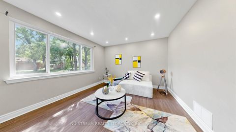 Photo 2 at 226 Oakridge Drive, Cliffcrest, Toronto