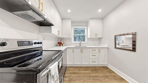 Photo 4 at 226 Oakridge Drive, Cliffcrest, Toronto