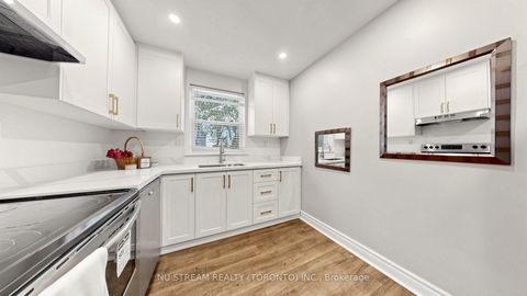 Photo 5 at 226 Oakridge Drive, Cliffcrest, Toronto