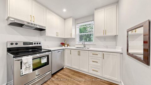 Photo 6 at 226 Oakridge Drive, Cliffcrest, Toronto