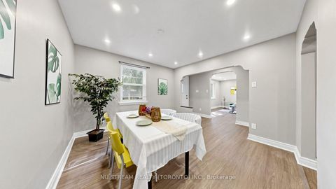 Photo 11 at 226 Oakridge Drive, Cliffcrest, Toronto