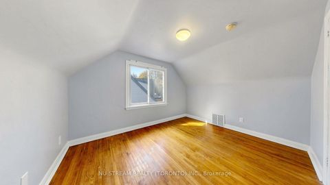 Photo 17 at 226 Oakridge Drive, Cliffcrest, Toronto