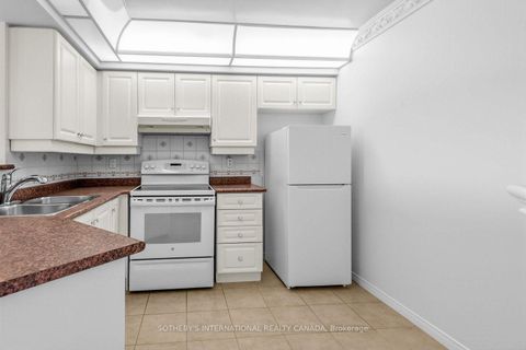 Photo 13 at 704 - 38 Avoca Avenue, Moore Park, Toronto