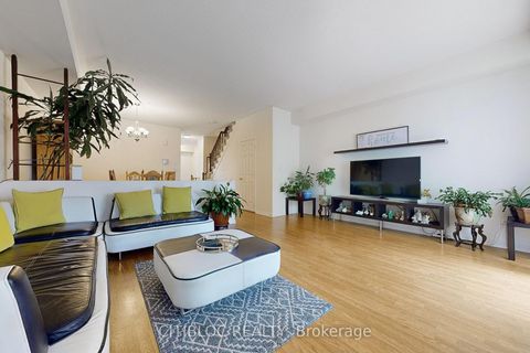 Photo 4 at 13 - 3029 Finch Avenue W, Humbermede, Toronto