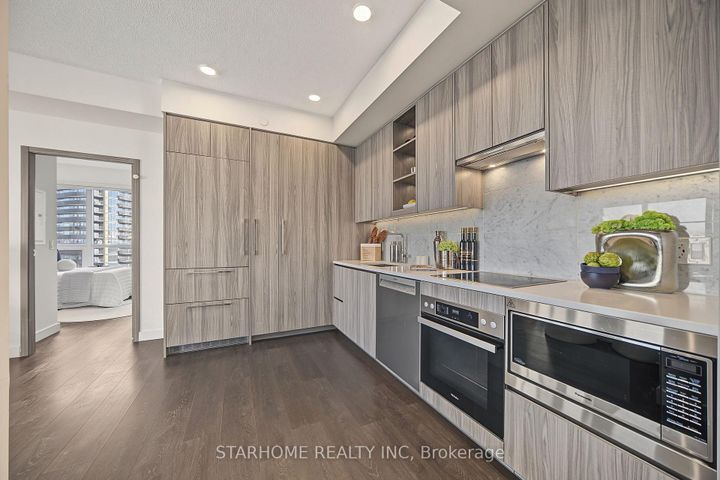 Photo 7 at 2109 - 95 McMahon Drive, Bayview Village, Toronto
