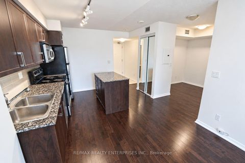 Photo 3 at 612 - 215 Fort York Boulevard, Waterfront Communities C1, Toronto
