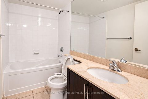 Photo 9 at 612 - 215 Fort York Boulevard, Waterfront Communities C1, Toronto