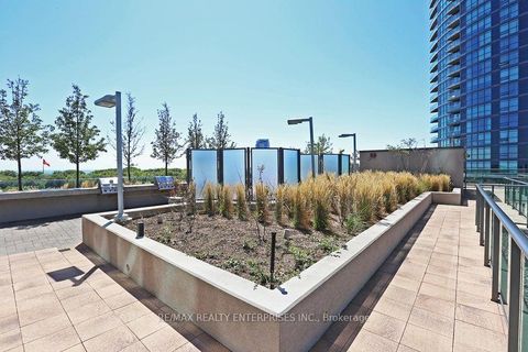 Photo 12 at 612 - 215 Fort York Boulevard, Waterfront Communities C1, Toronto