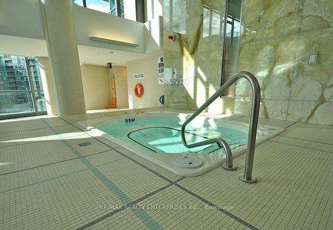 Photo 16 at 612 - 215 Fort York Boulevard, Waterfront Communities C1, Toronto