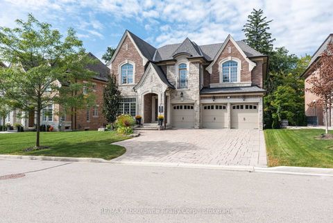 Photo 1 at 136 Annsleywood Court, Kleinburg, Vaughan