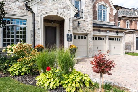 Photo 3 at 136 Annsleywood Court, Kleinburg, Vaughan