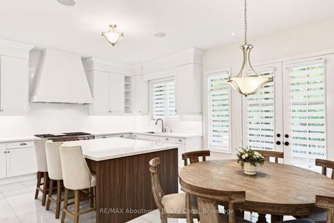 Photo 12 at 136 Annsleywood Court, Kleinburg, Vaughan