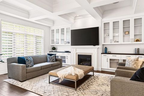 Photo 14 at 136 Annsleywood Court, Kleinburg, Vaughan