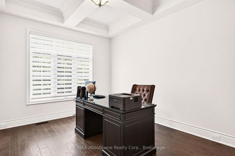 Photo 16 at 136 Annsleywood Court, Kleinburg, Vaughan