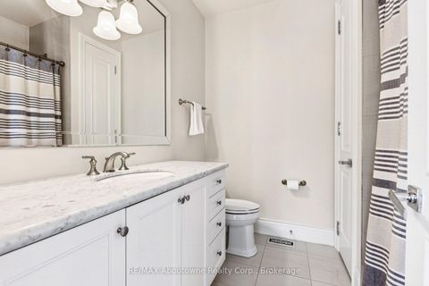 Photo 19 at 136 Annsleywood Court, Kleinburg, Vaughan