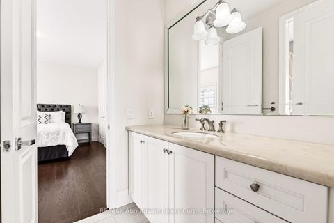 Photo 21 at 136 Annsleywood Court, Kleinburg, Vaughan