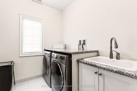 Photo 31 at 136 Annsleywood Court, Kleinburg, Vaughan