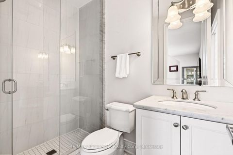 Photo 33 at 136 Annsleywood Court, Kleinburg, Vaughan
