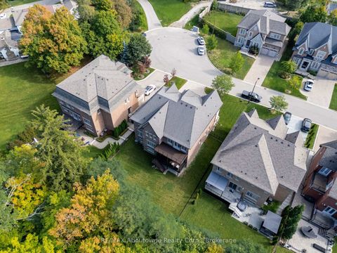 Photo 47 at 136 Annsleywood Court, Kleinburg, Vaughan