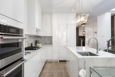 Photo 3 at 326 St Clements Avenue, Lawrence Park South, Toronto