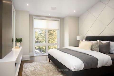 Photo 8 at 326 St Clements Avenue, Lawrence Park South, Toronto