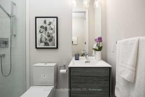 Photo 10 at 326 St Clements Avenue, Lawrence Park South, Toronto