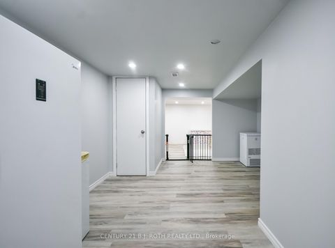 Photo 16 at 5 East Gate, Grove East, Barrie