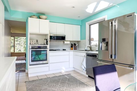 Photo 6 at 69 Montressor Drive, Windfields, Toronto
