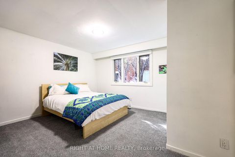 Photo 13 at 69 Montressor Drive, Windfields, Toronto