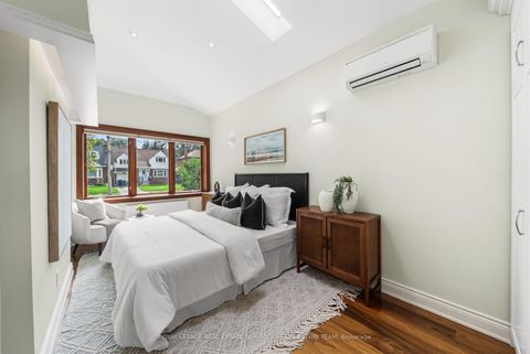 Photo 10 at 112 Southvale Drive, Leaside, Toronto