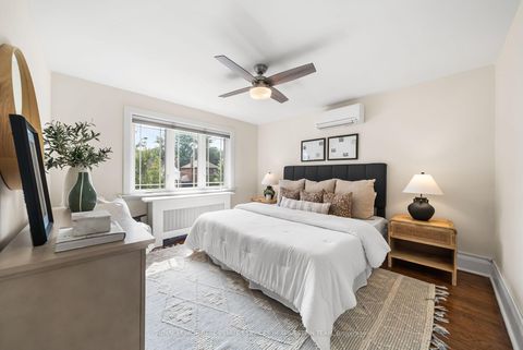 Photo 14 at 112 Southvale Drive, Leaside, Toronto