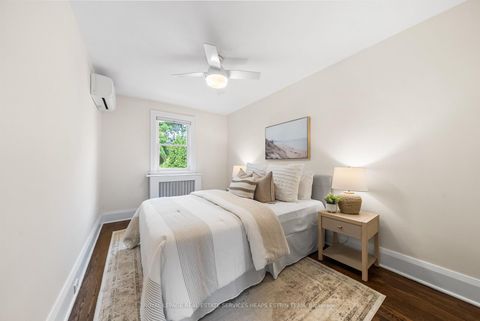 Photo 17 at 112 Southvale Drive, Leaside, Toronto