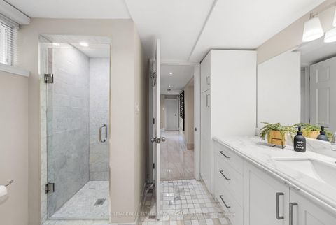 Photo 23 at 112 Southvale Drive, Leaside, Toronto