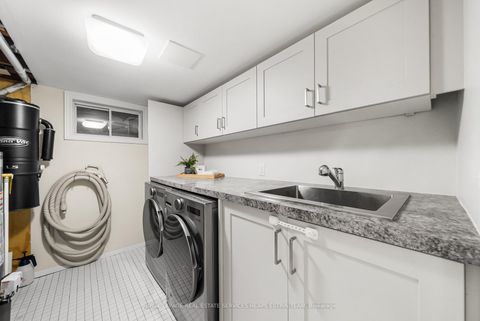 Photo 24 at 112 Southvale Drive, Leaside, Toronto
