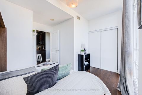 Photo 11 at 1006 - 500 St Clair Avenue W, Cedarvale, Toronto