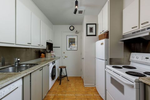 Photo 20 at 1001 - 575 Avenue Road, St. Clair, Toronto