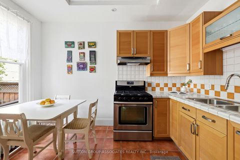 Photo 11 at 492 Euclid Avenue, Little Italy, Toronto