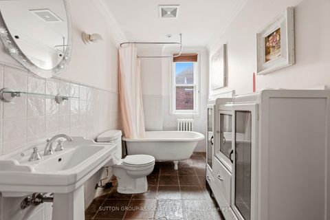 Photo 17 at 492 Euclid Avenue, Little Italy, Toronto