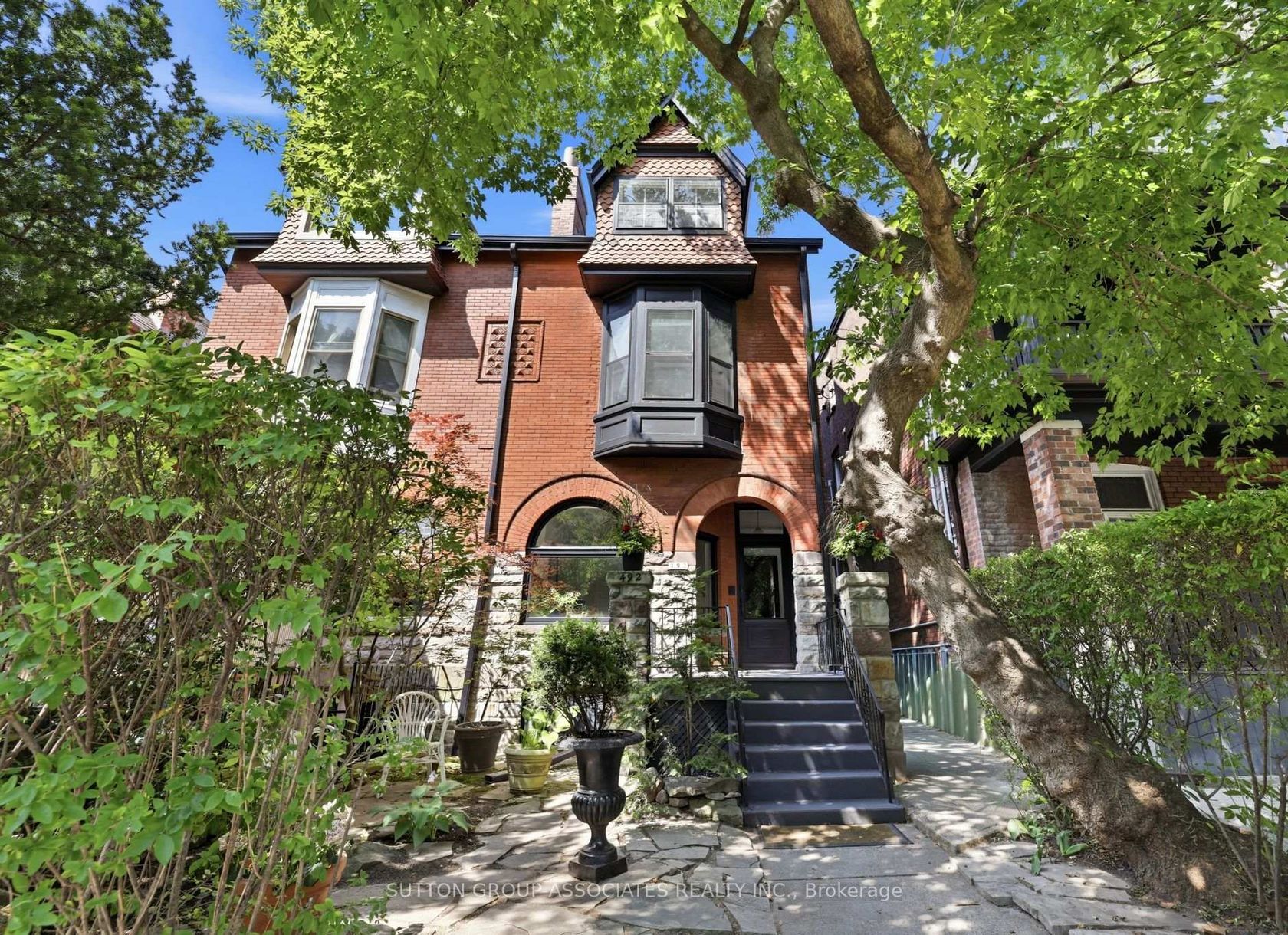 492 Euclid Avenue, Little Italy, Toronto 